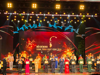 Tôn vinh 25 điển hình toàn quốc trong Học tập và làm theo tư tưởng, đạo đức, phong cách Hồ Chí Minh