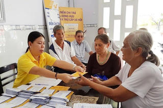 TP. Hồ Chí Minh: Gần 80% người nhận lương hưu, trợ cấp xã hội qua tài khoản cá nhân