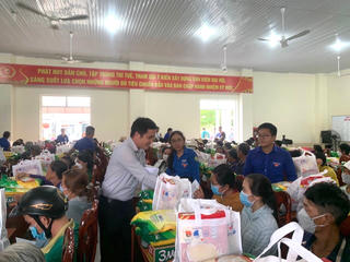 Chương trình 'Tết trọn niềm vui 2023'