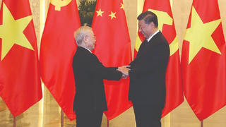 Vươn lên trong gian khó