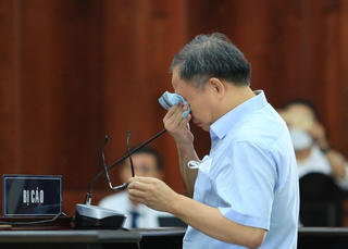 Ông Tất Thành Cang bật khóc tại tòa phúc thẩm khi nói lời sau cùng