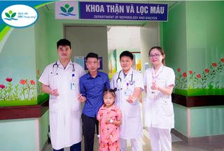 Bà nội hiến thận 'hồi sinh' cuộc sống cháu gái 7 tuổi