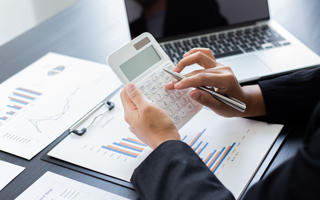Thuế Thu nhập cá nhân: Mức giảm trừ gia cảnh đã lạc hậu?