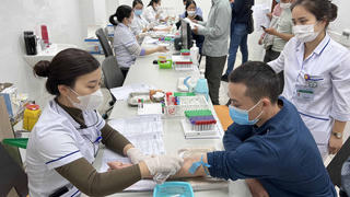 Thiếu thuốc và vật tư y tế: Mắc đâu, gỡ đó