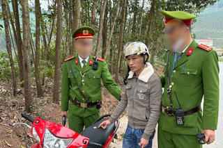 Bắc Giang: Bắt đối tượng tàng trữ trái phép chất ma tuý, không chấp hành hiệu lệnh CSGT