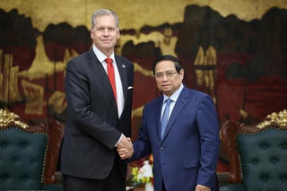 Thủ tướng đề nghị Tập đoàn EE hợp tác xây dựng trung tâm LNG tại Việt Nam