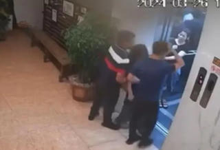 Công an Hải Dương triệu tập đối tượng sàm sỡ nhân viên quán cà phê