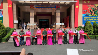 TP Hồ Chí Minh: Khai mạc triển lãm ảnh '80 năm lực lượng vũ trang thành phố anh hùng'