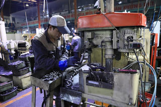 Dòng vốn tiếp tục “chảy” vào sản xuất