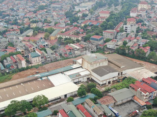 Nhà máy gốm sứ Thanh Hà phả khói giữa khu dân cư