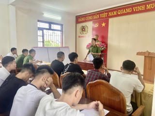 Hà Tĩnh: Triệu tập 15 thanh niên mang dao phóng lợn gây rối ở bãi tắm