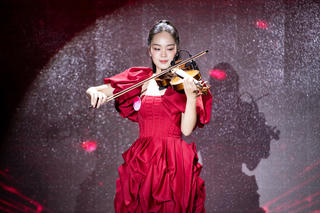 Thí sinh Hoa hậu Việt Nam 2022 chơi đàn, diễn kịch, múa võ trong phần thi tài năng