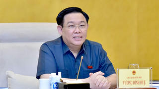 Tiết kiệm không đơn thuần như “cây kéo” để cắt xén chi tiêu