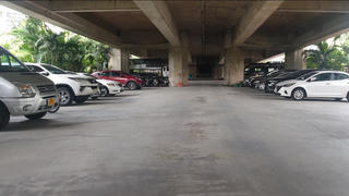 Quảng Ninh: Sớm xử lý bãi trông giữ xe trái phép dưới gầm cầu Bãi Cháy