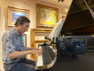 Thế Hùng - họa sĩ vẽ giai điệu bằng màu sắc