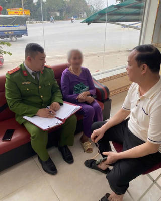 Phú Thọ: Chủ tiệm vàng kịp thời ngăn chặn người phụ nữ chuyển tiền cho kẻ lừa đảo