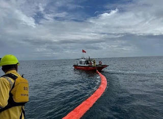 Chưa thể khẳng định có hay không 18.000 lít dầu DO trên tàu hàng bị chìm ở biển Quảng Nam