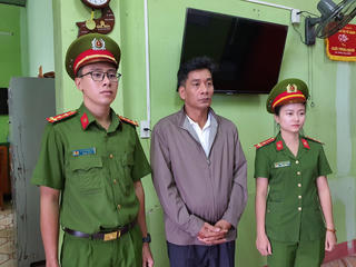 Thuê 2 xe ô tô rồi mang đi cầm để chiếm đoạt tài sản