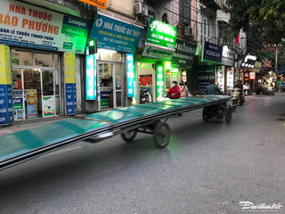 Hiểm họa trên đường phố