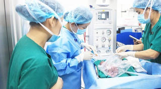 Phác đồ 'giờ vàng' tăng cơ hội sống cho trẻ sinh non