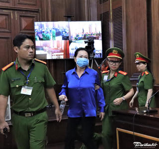 Tòa đang tuyên án bị cáo Trương Mỹ Lan và 33 đồng phạm