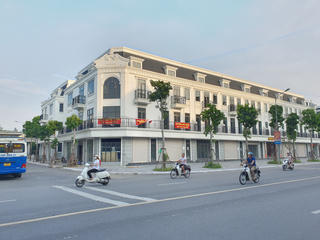 Loạt biệt thự, shophouse vắng người ở giữa lòng TP Hoà Bình