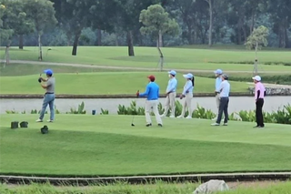 Bắc Ninh: Giám đốc sở mất chức do đánh Golf trong giờ hành chính