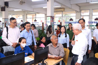 Đoàn đại biểu Quốc hội TP Hồ Chí Minh khảo sát tại phường Lái Thiêu