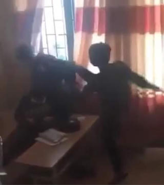 Nam sinh lớp 9 bị bạn đánh nhập viện trong tình trạng đa chấn thương