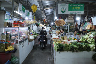 Để chợ truyền thống hút khách