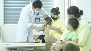 Cúm A gia tăng: Người dân đổ xô mua thuốc Tamiflu