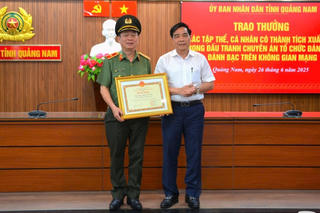 Quảng Nam: Khen thưởng tập thể, cá nhân triệt phá đường dây đánh bạc trên không gian mạng