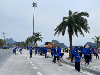 Quảng Ninh: Đường phố Hạ Long đã cơ bản được dọn dẹp sạch đẹp