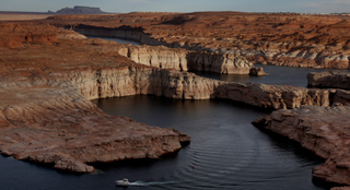 Máy bay rơi xuống hồ Powell, 7 người thương vong