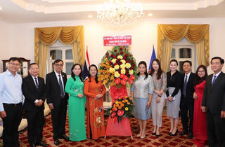 Chủ tịch UB MTTQ Việt Nam TP Hồ Chí Minh thăm và chúc Tết cổ truyền Campuchia, Lào, Thái Lan