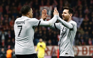 Mbappe ghi bàn thắng ở phút 90 giúp PSG đứng ngôi đầu Ligue 1