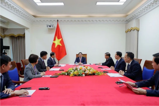 Thủ tướng Phạm Minh Chính điện đàm với Thủ tướng Malaysia Anwar Ibrahim