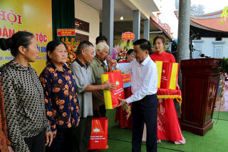 Thường trực Ban Bí thư Trần Cẩm Tú dự Ngày hội Đại đoàn kết tại Thái Bình