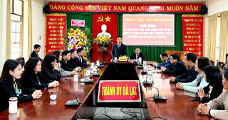 Lâm Đồng: Bí thư Thành ủy Đà Lạt chúc mừng Mặt trận TP Đà Lạt nhân kỷ niệm Ngày truyền thống MTTQ Việt Nam
