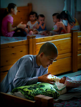 Lan tỏa các giá trị nhân văn thông qua các bức ảnh về Phật giáo