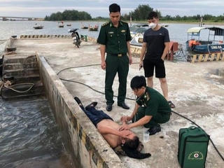 Hải Phòng: Cứu sống người đàn ông nhảy cầu tự tử