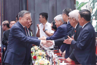 Tổng Bí thư chủ trì buổi gặp mặt các đồng chí nguyên lãnh đạo Đảng, Nhà nước