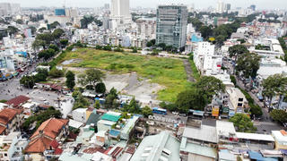 Đất vàng và công tác xử lý cán bộ vi phạm