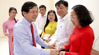 Bế giảng Lớp bồi dưỡng cán bộ Mặt trận các cấp 