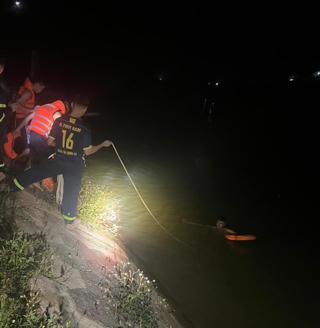  Vụ đâm vợ, đổ xăng đốt nhà hàng xóm vì ghen tuông: Người vợ đã tử vong