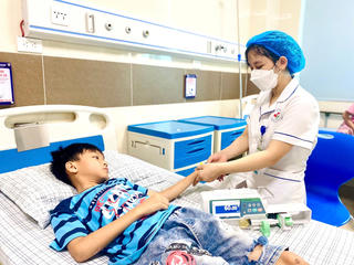 Gia tăng người nhập viện do ảnh hưởng của nắng nóng