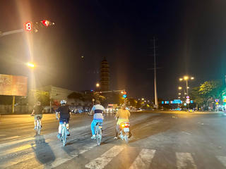 Đạp xe cũng phạm luật
