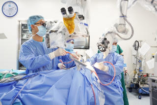 Xây dựng y tế chuyên sâu, hiện đại