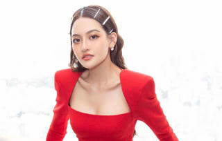 Nữ chính 'Đừng nói khi yêu' chuộng phong cách gợi cảm ở tuổi 27