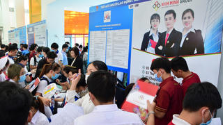 Thị trường lao động: Cung - cầu lệch pha